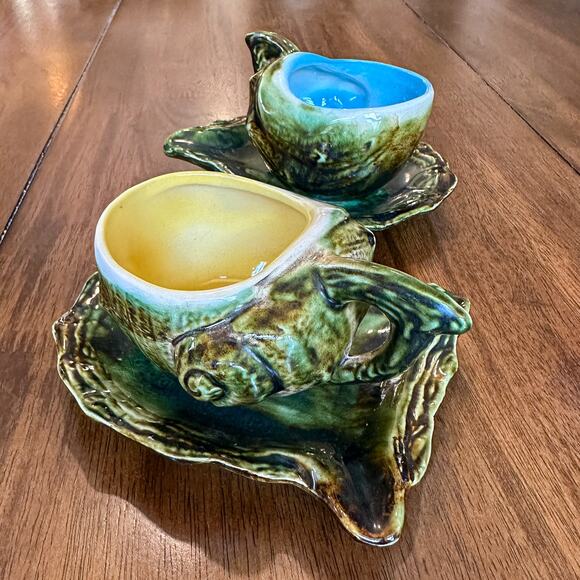 Majolica Tea Cup and Saucers Vintage Barbotine Shell Oyster Green Glaze Pair - Picture 3 of 13